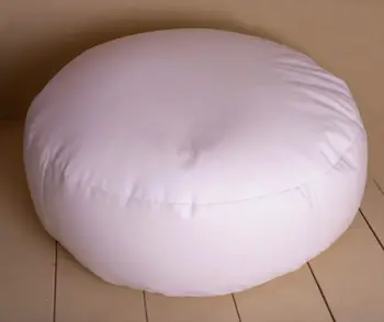 Възглавница-дрънкалка за представляващи новородени: Възглавница за представляващи новородени студиен размери 100 см