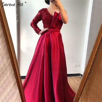 Секси вечерна рокля от червен сатен с едно рамо 2023, вечерна рокля трапецовидна форма с цветя, ръчно изработени, расшитое мъниста Serene Hill BLA70325